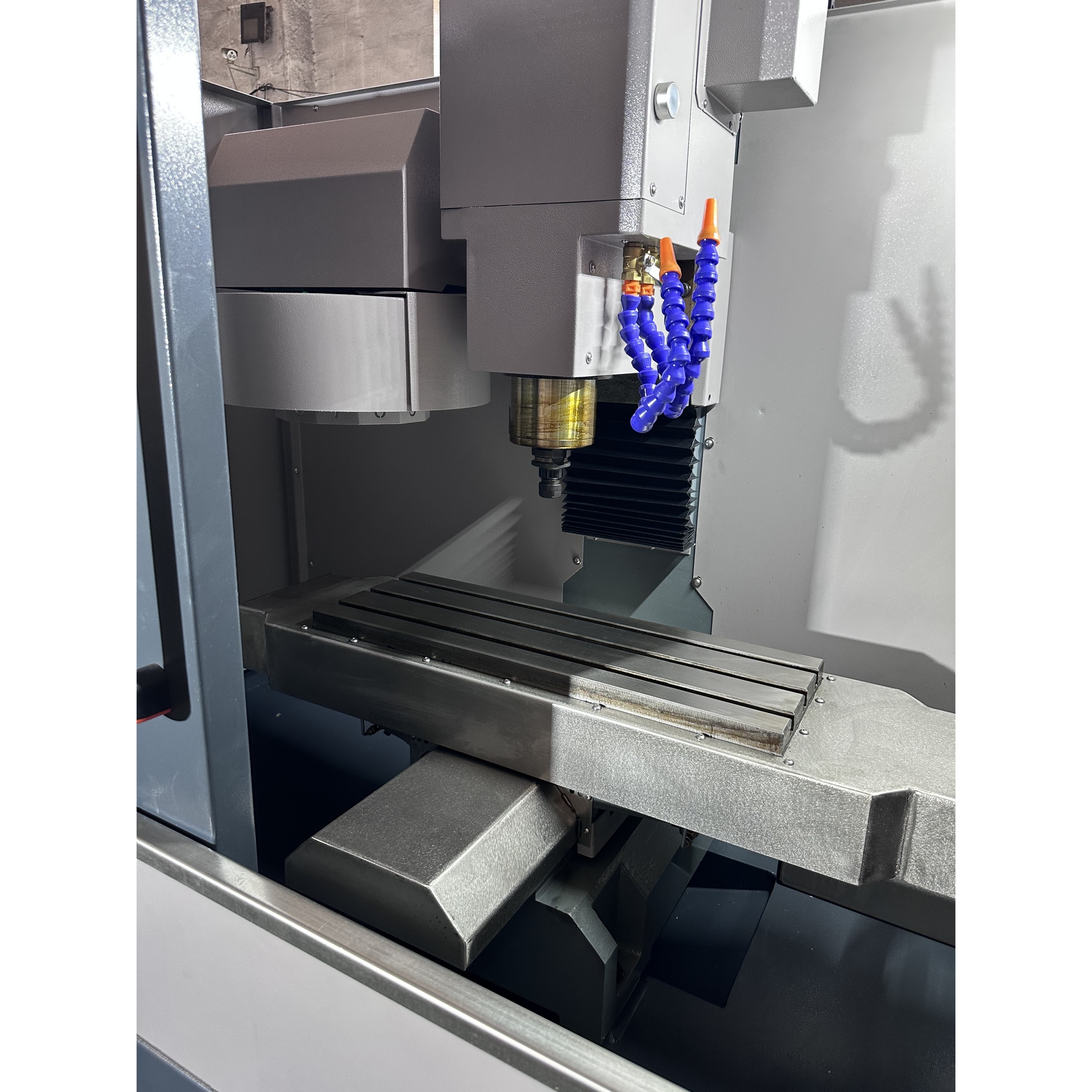 vmc420 cnc milling machine_3052_1.jpg vmc420 cnc milling machine for metal machining
