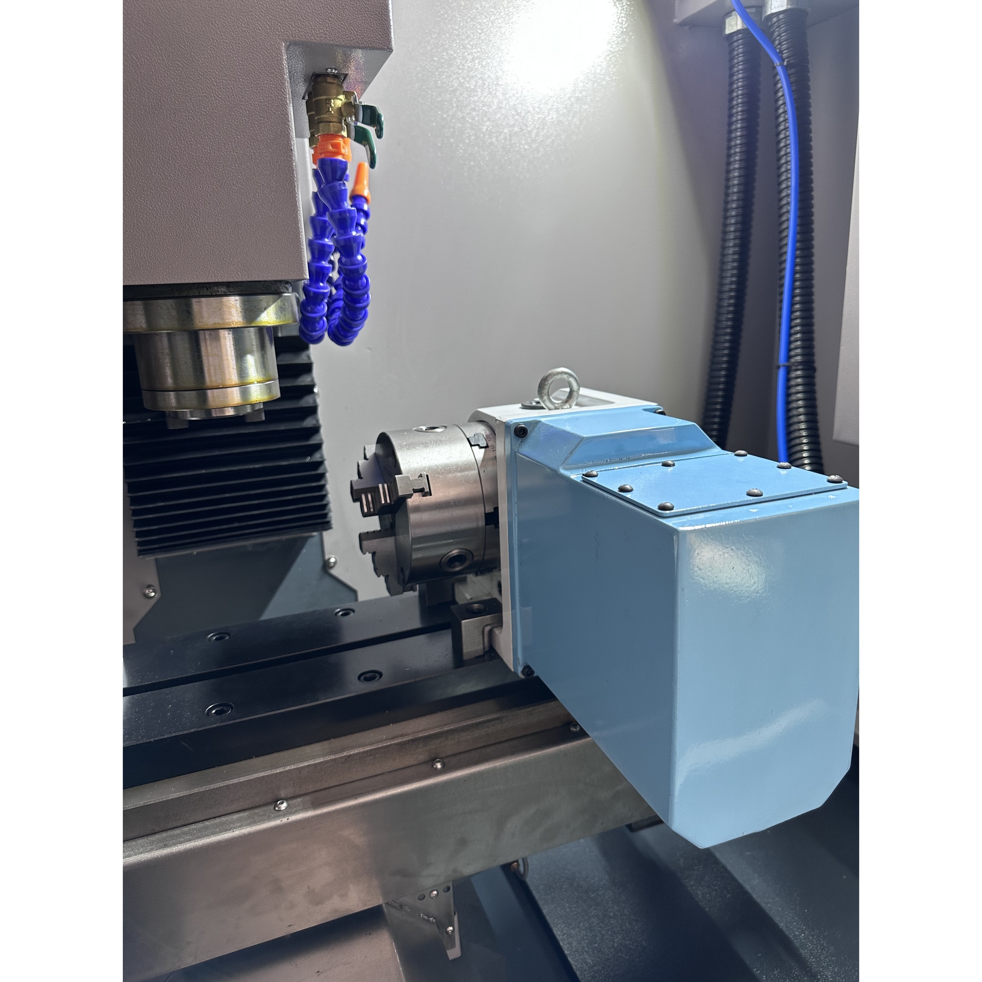 vmc420 cnc milling machine_3056_1.jpg vmc420 cnc milling machine 4 axis