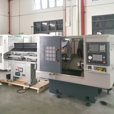 High-Performance CK46 CNC Lathe Y-Axis 8-Station Turret Auto Bar Feeder High-Pressure Chip Breaking Pump